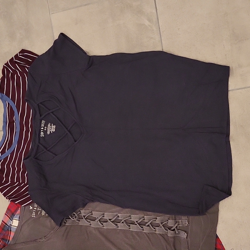 Bundle of American Eagle teen-girl clothes - Picture 9 of 12